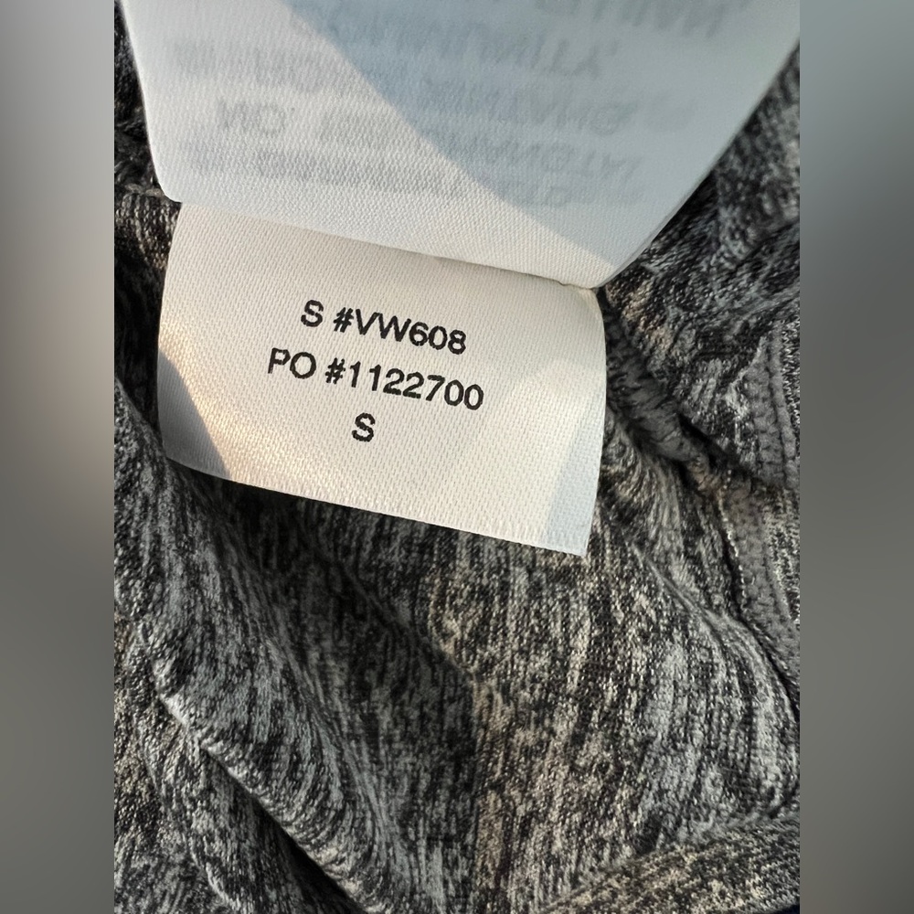 New With Tags: Vuori Long Sleeve Halo Essential Dress Heather Grey Small NWT - Picture 6 of 6